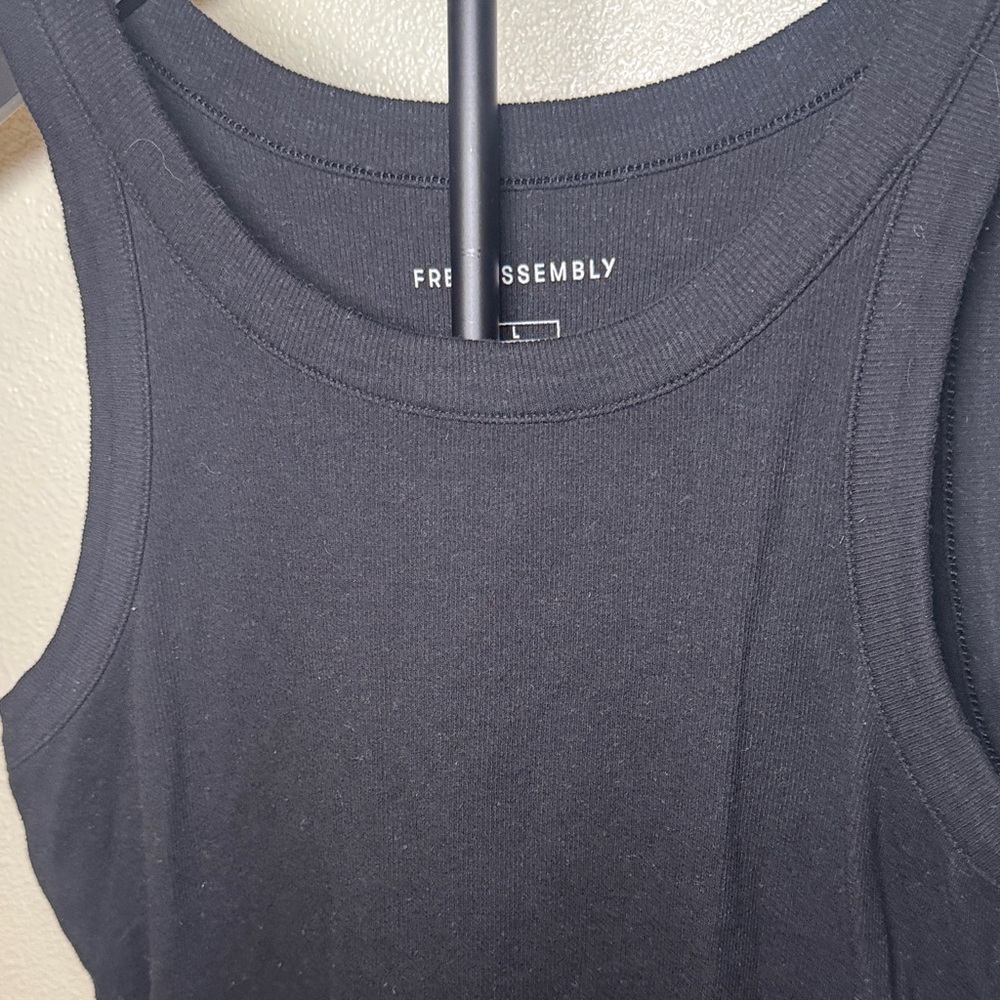 Free Assembly | Everyday Essential Ribbed Tank - Picture 3 of 6